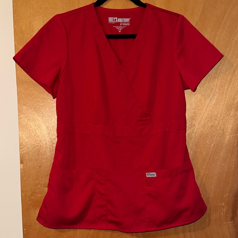 Grey’s Anatomy red scrub top medium